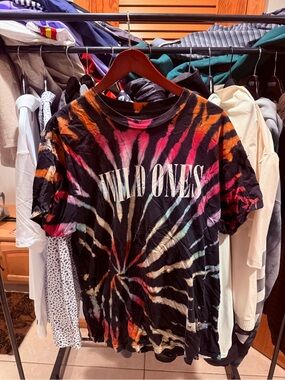 AMIRI Black and Red Tie-Dye Graphic Tee
